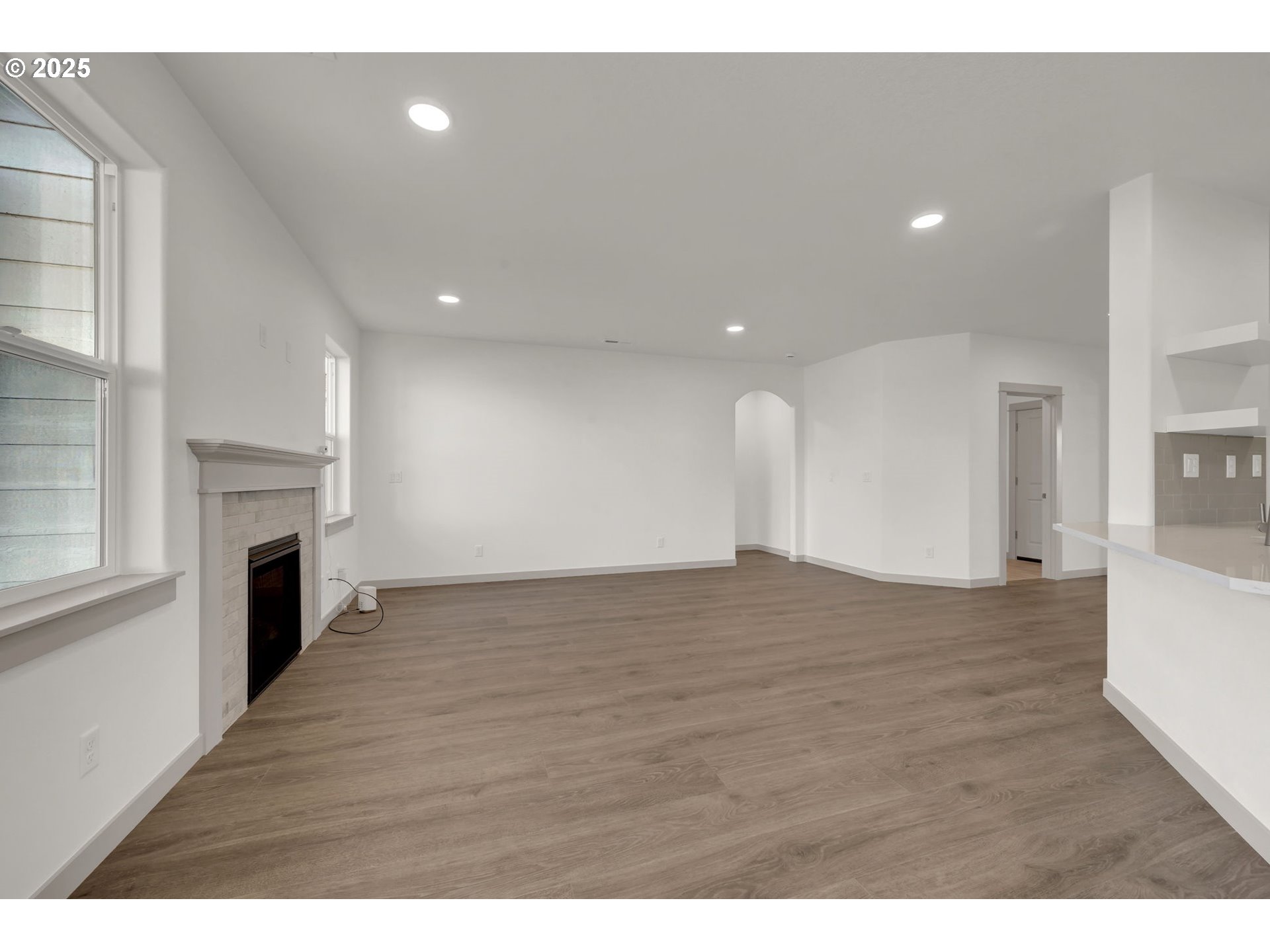 5645 Magnificence Way