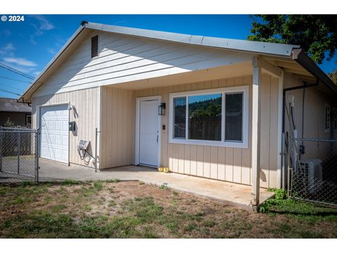 A home in Coquille