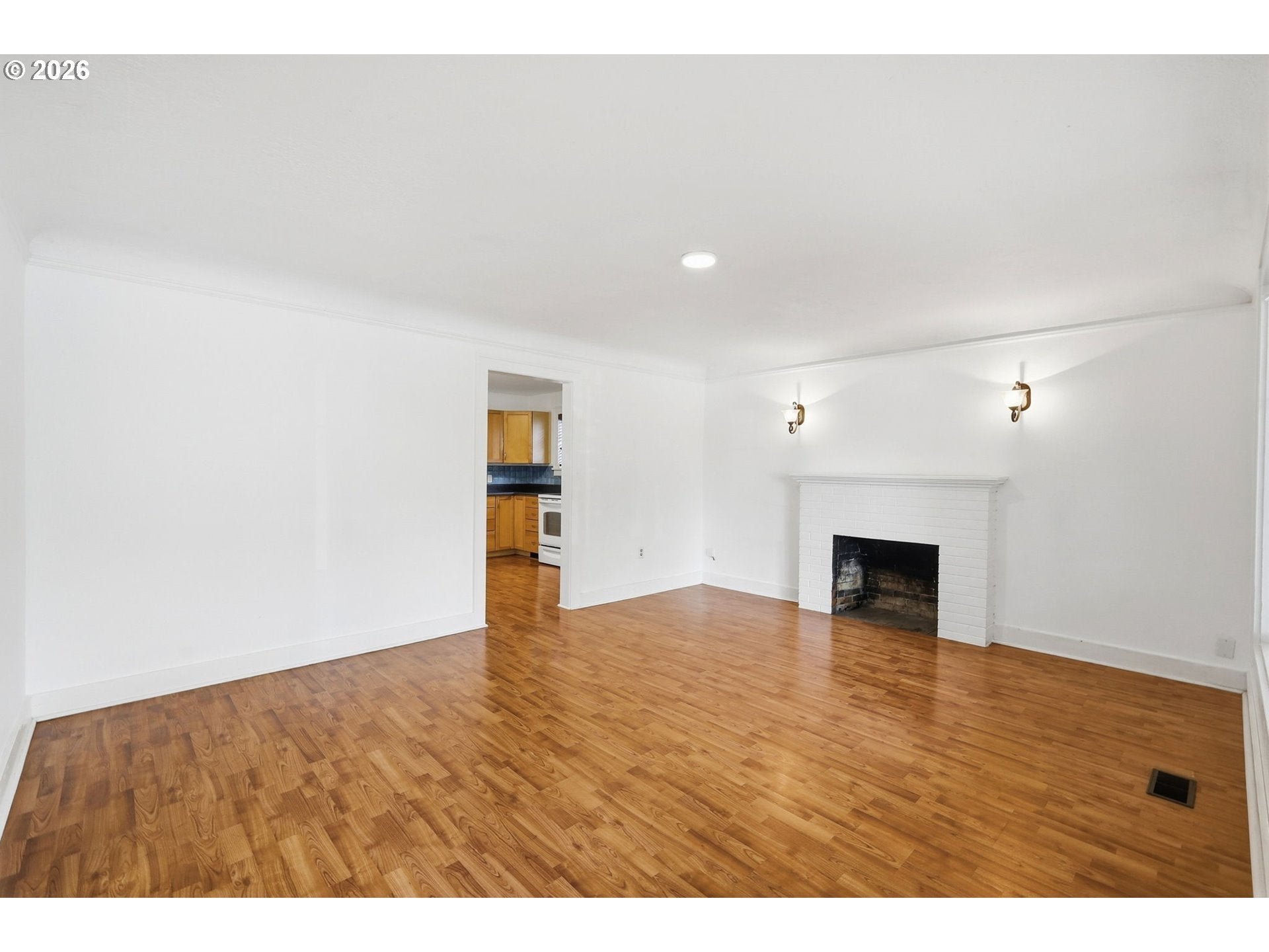 807 W 19TH AVE