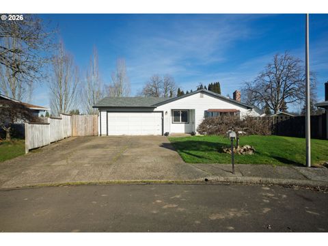 Photo of 535 NE 26th Ct, McMinnville, OR 97128 (MLS # 580487276)