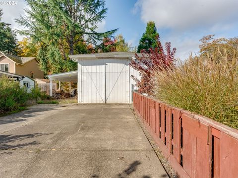 A home in Newberg