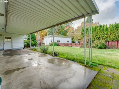 A home in Newberg