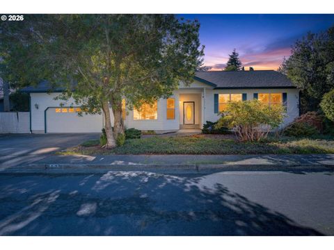 2284 21ST ST Florence OR 97439