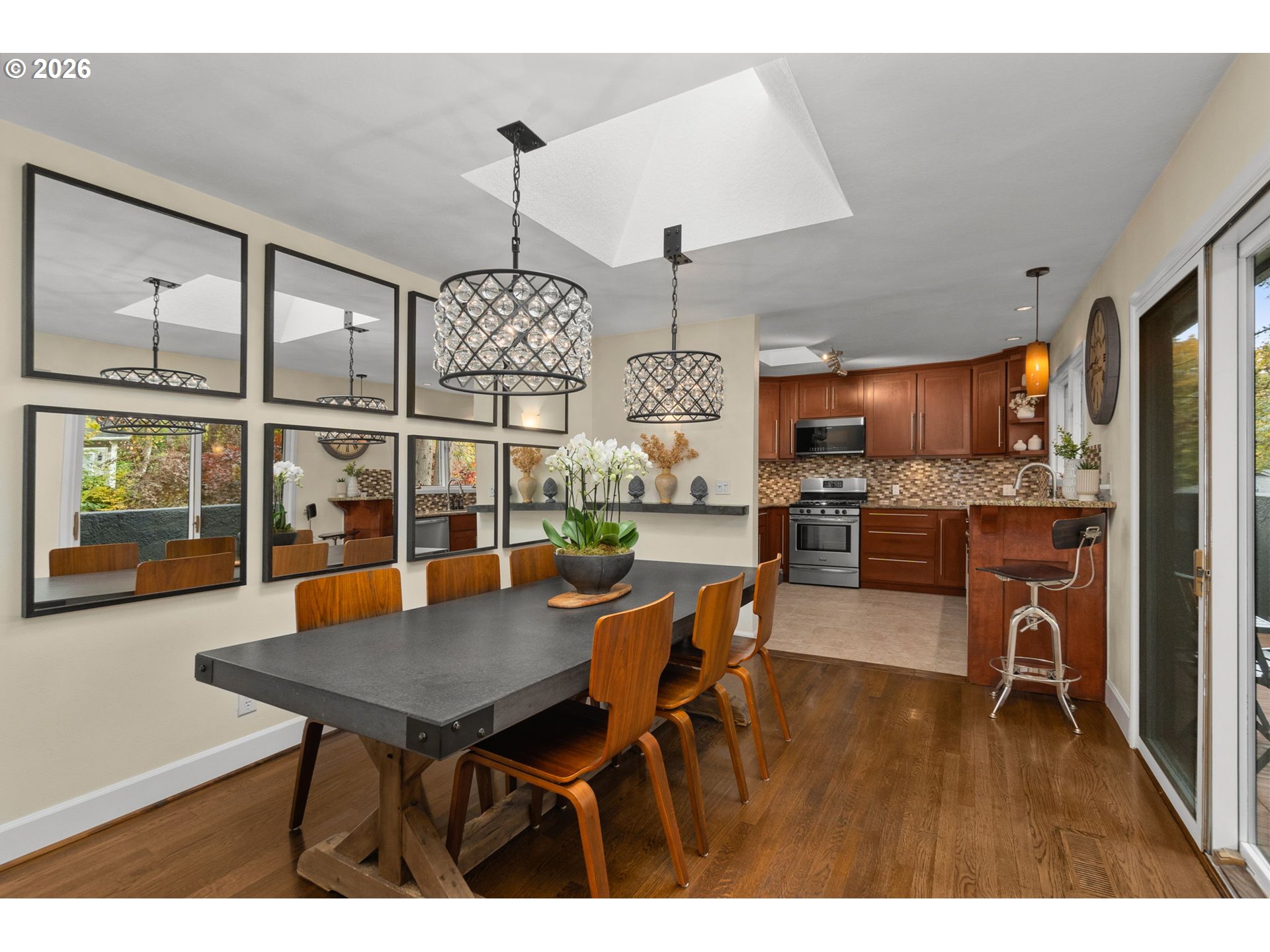 762 LAKE FOREST DR