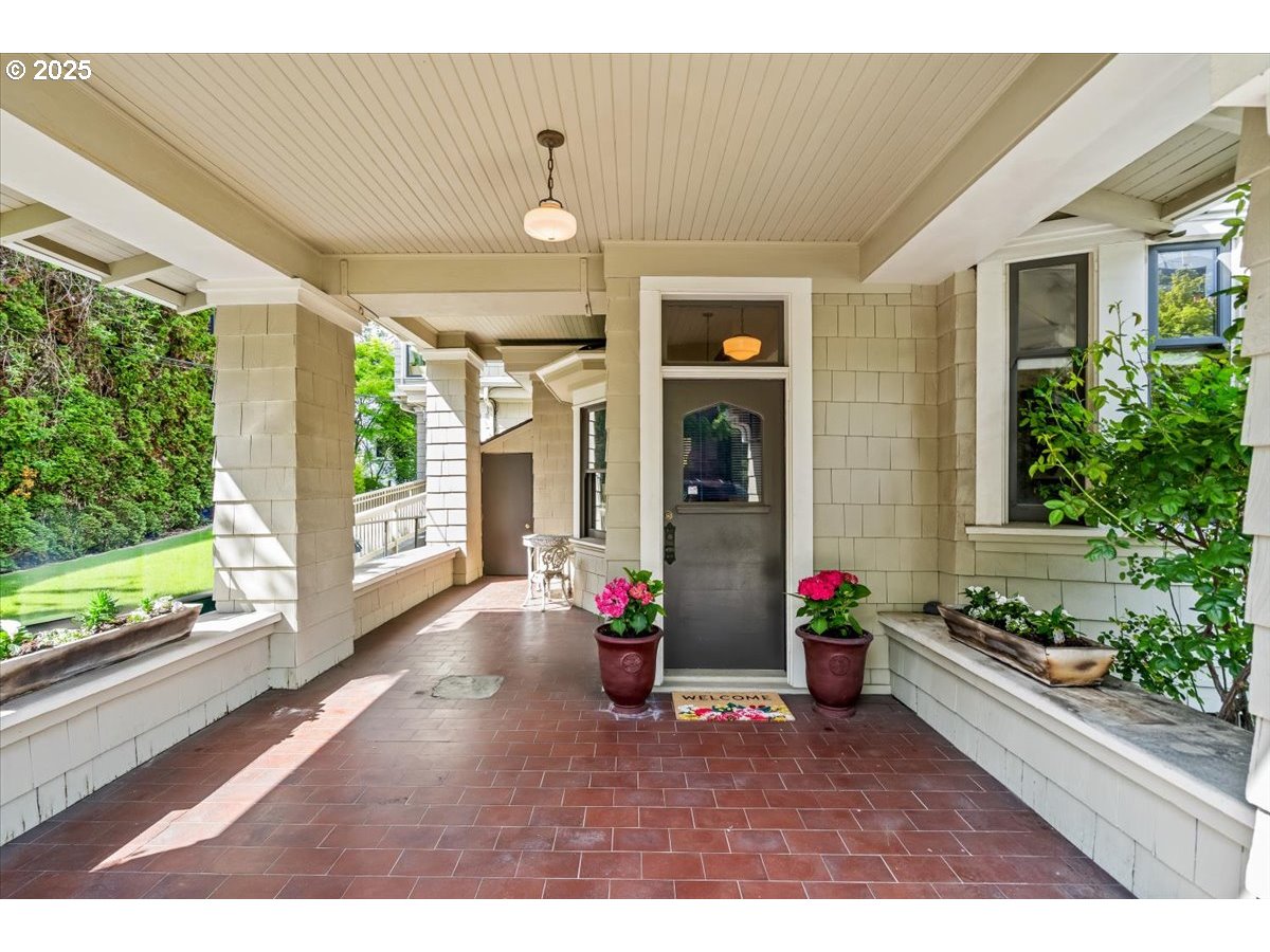 1111 NW 25TH AVE 1
