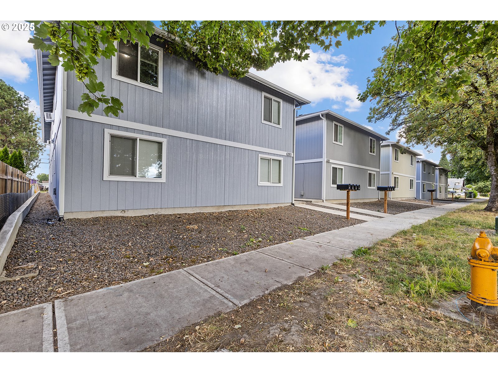 257 20TH AVE