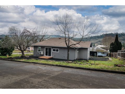 A home in Roseburg