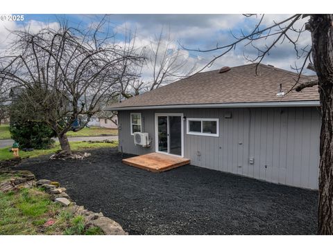 A home in Roseburg