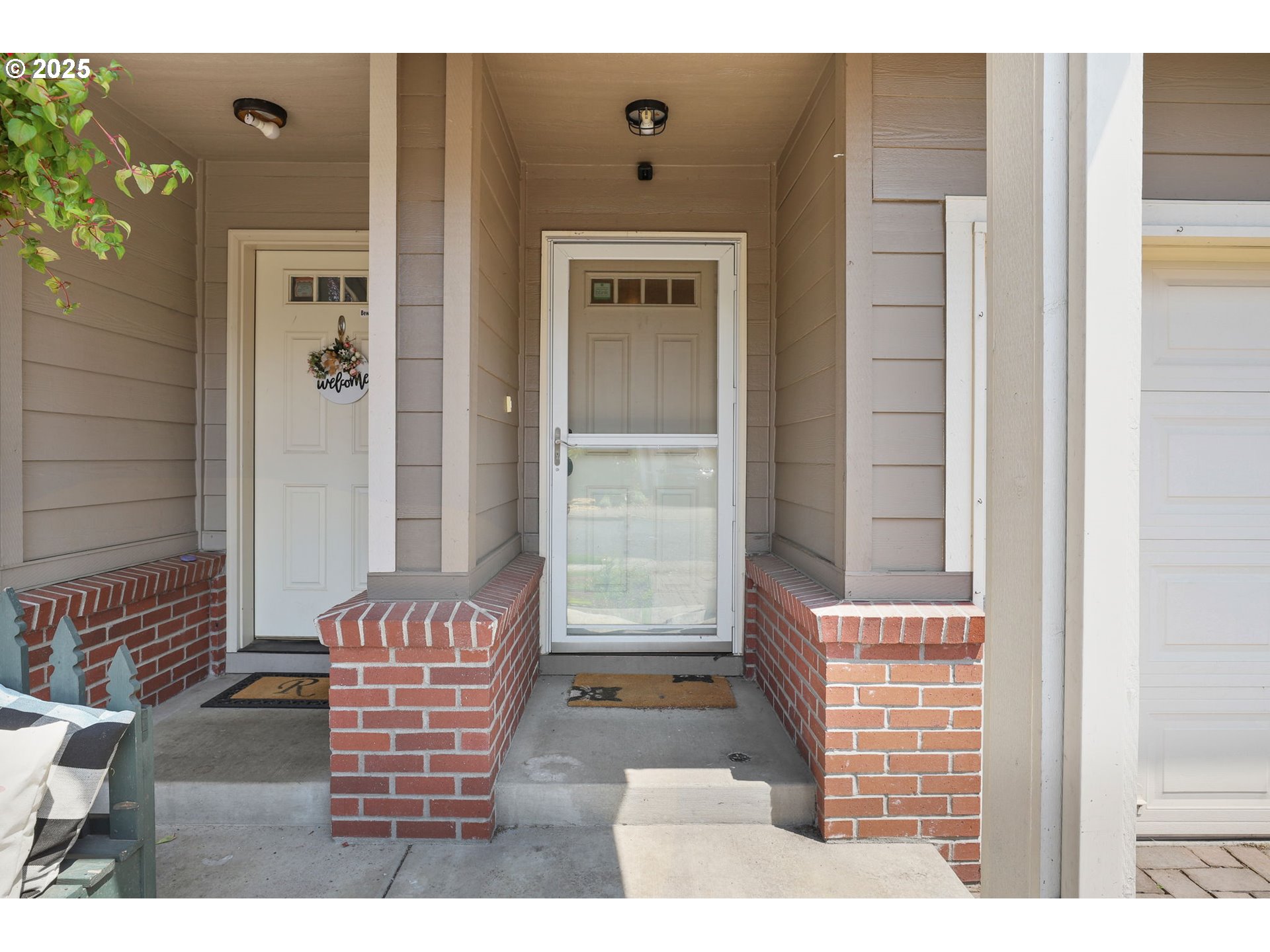 596 SE 204TH PL