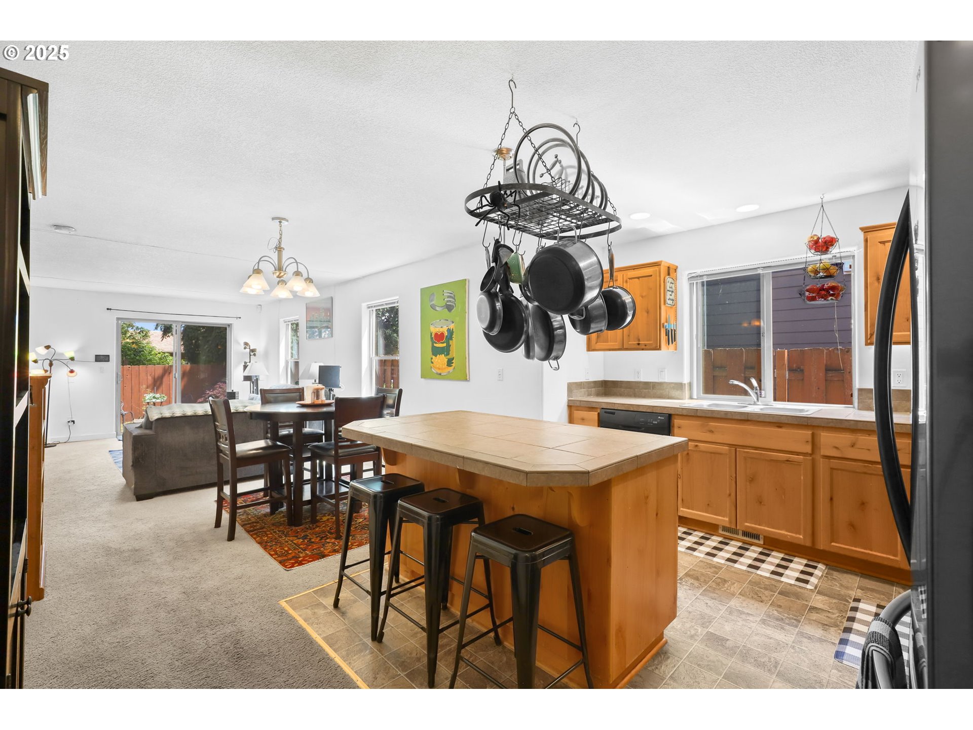 596 SE 204TH PL
