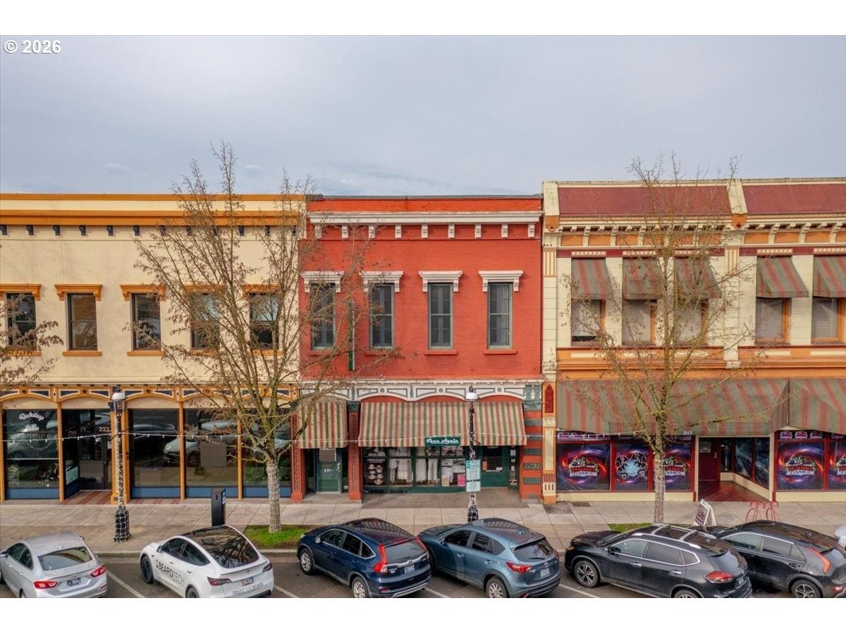 231 COMMERCIAL ST NE