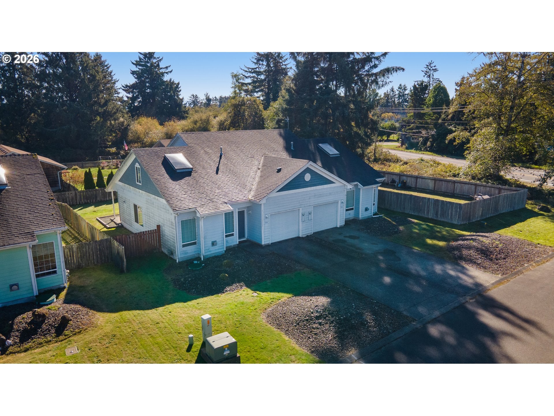 732 NW DATE AVE