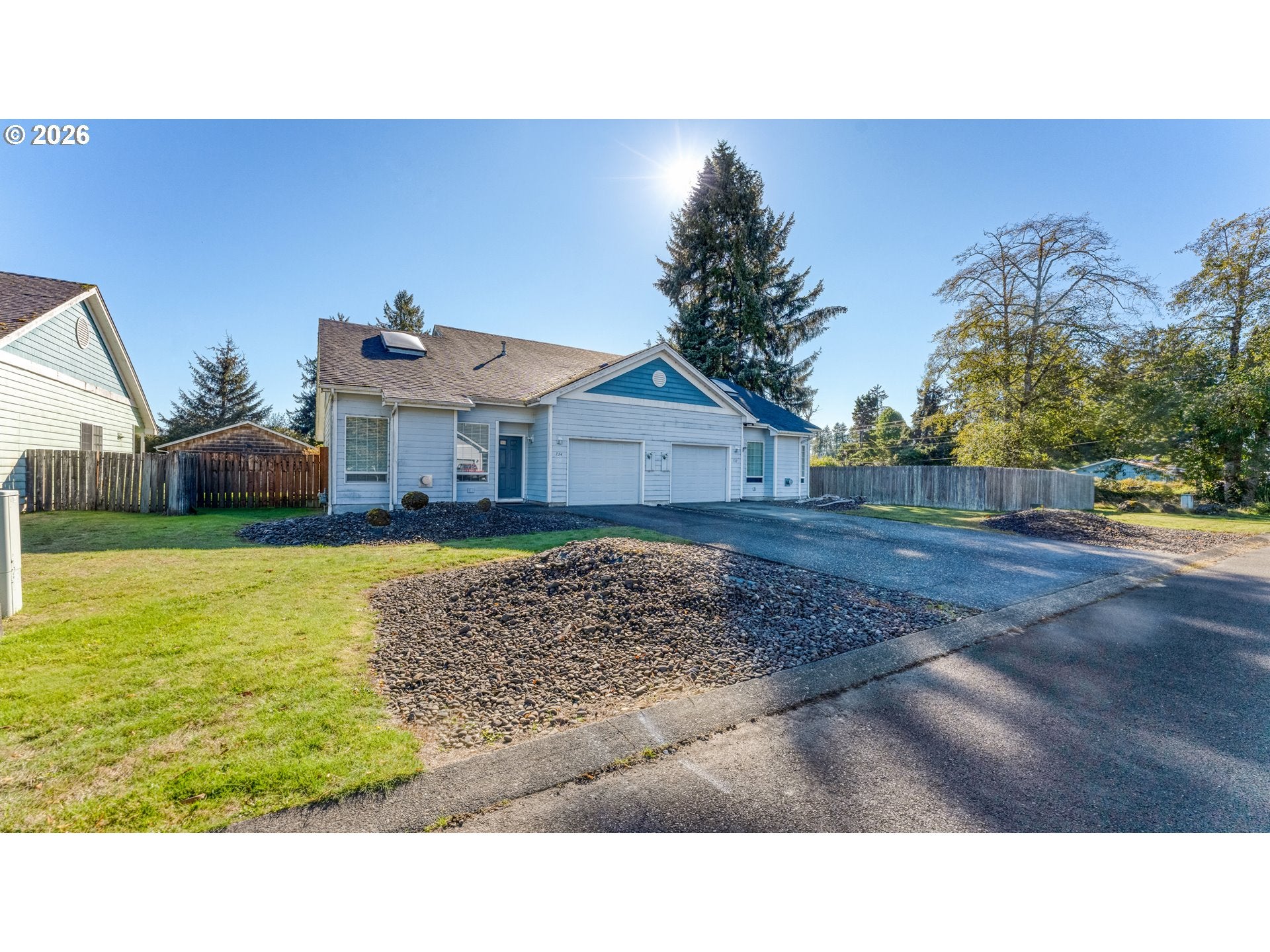 732 NW DATE AVE