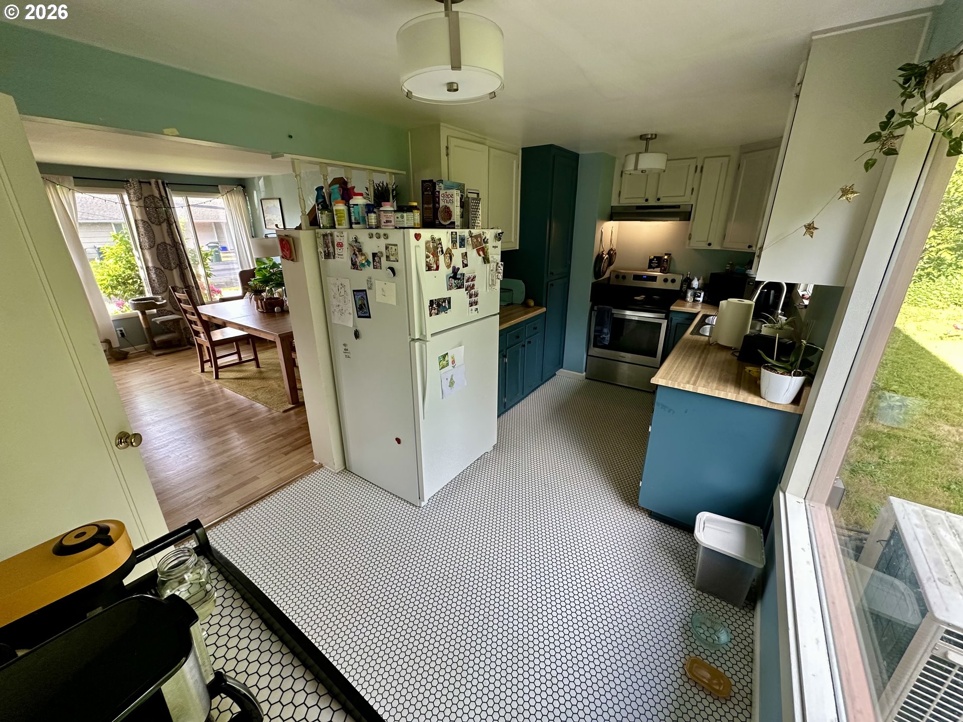 240 MARION LN