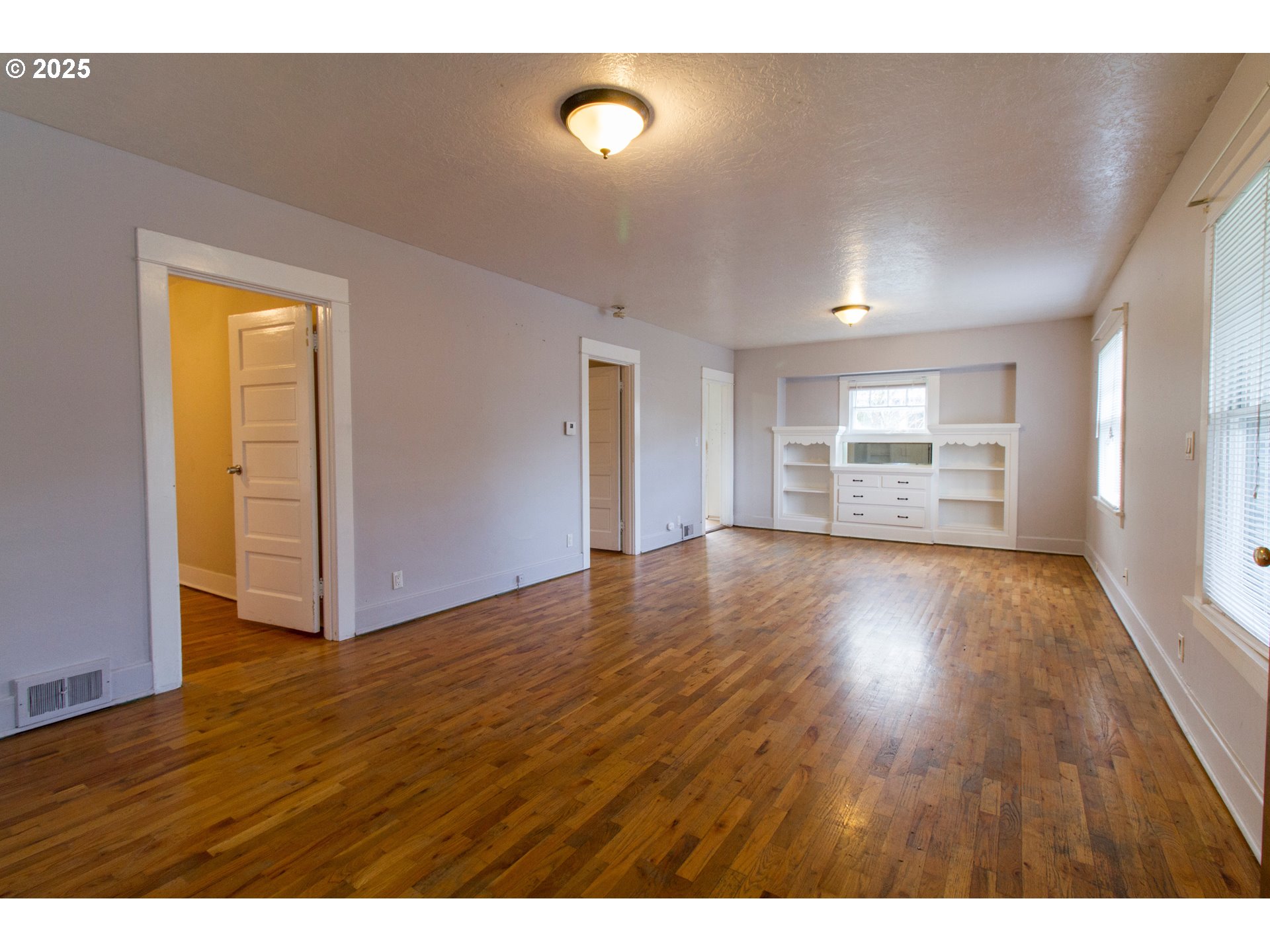 1522 N ROSA PARKS WAY