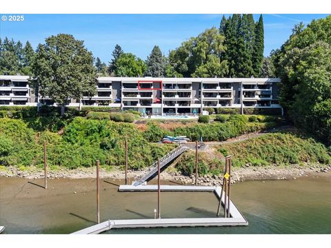 790 SE WEBBER ST 305 Portland OR 97202