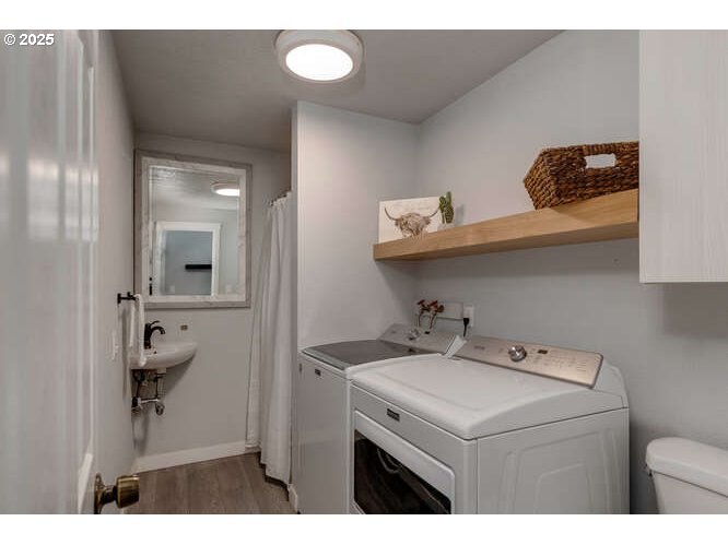 Salem, Oregon 97301, United States, 3 Bedrooms Bedrooms, ,2 BathroomsBathrooms,Residential,Pending,20321