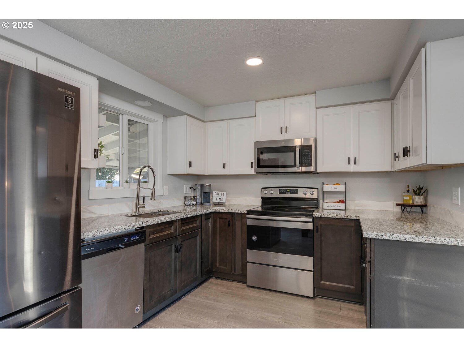 Salem, Oregon 97301, United States, 3 Bedrooms Bedrooms, ,2 BathroomsBathrooms,Residential,Pending,20321