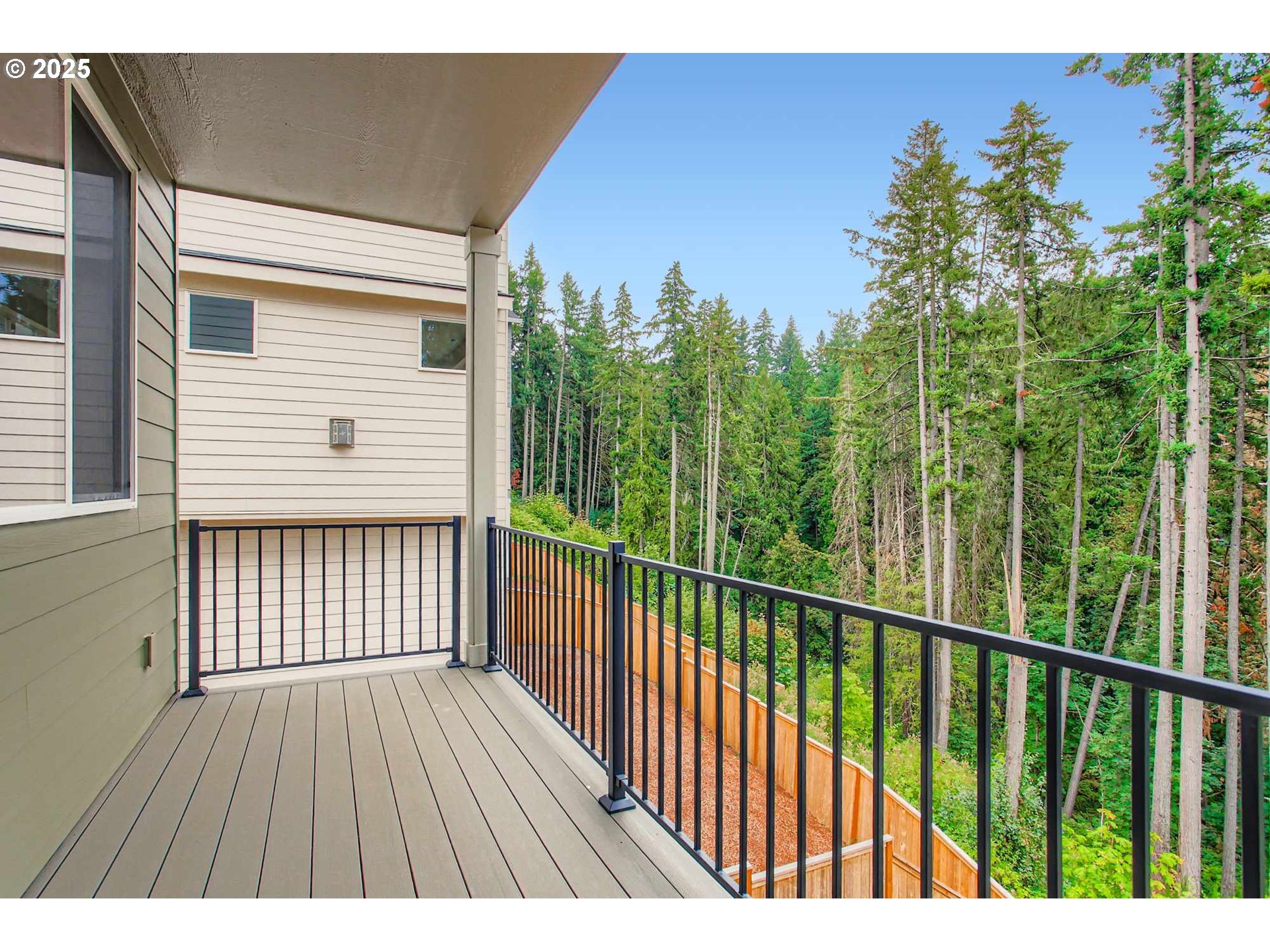 Beaverton, Oregon 97007, United States, 5 Bedrooms Bedrooms, ,4 BathroomsBathrooms,Residential,Active,140405