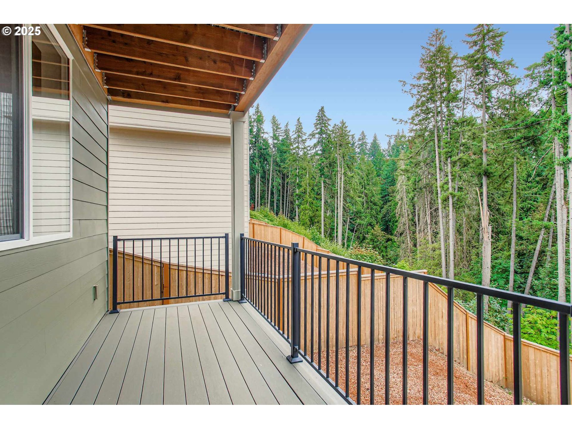 Beaverton, Oregon 97007, United States, 5 Bedrooms Bedrooms, ,4 BathroomsBathrooms,Residential,Active,140405