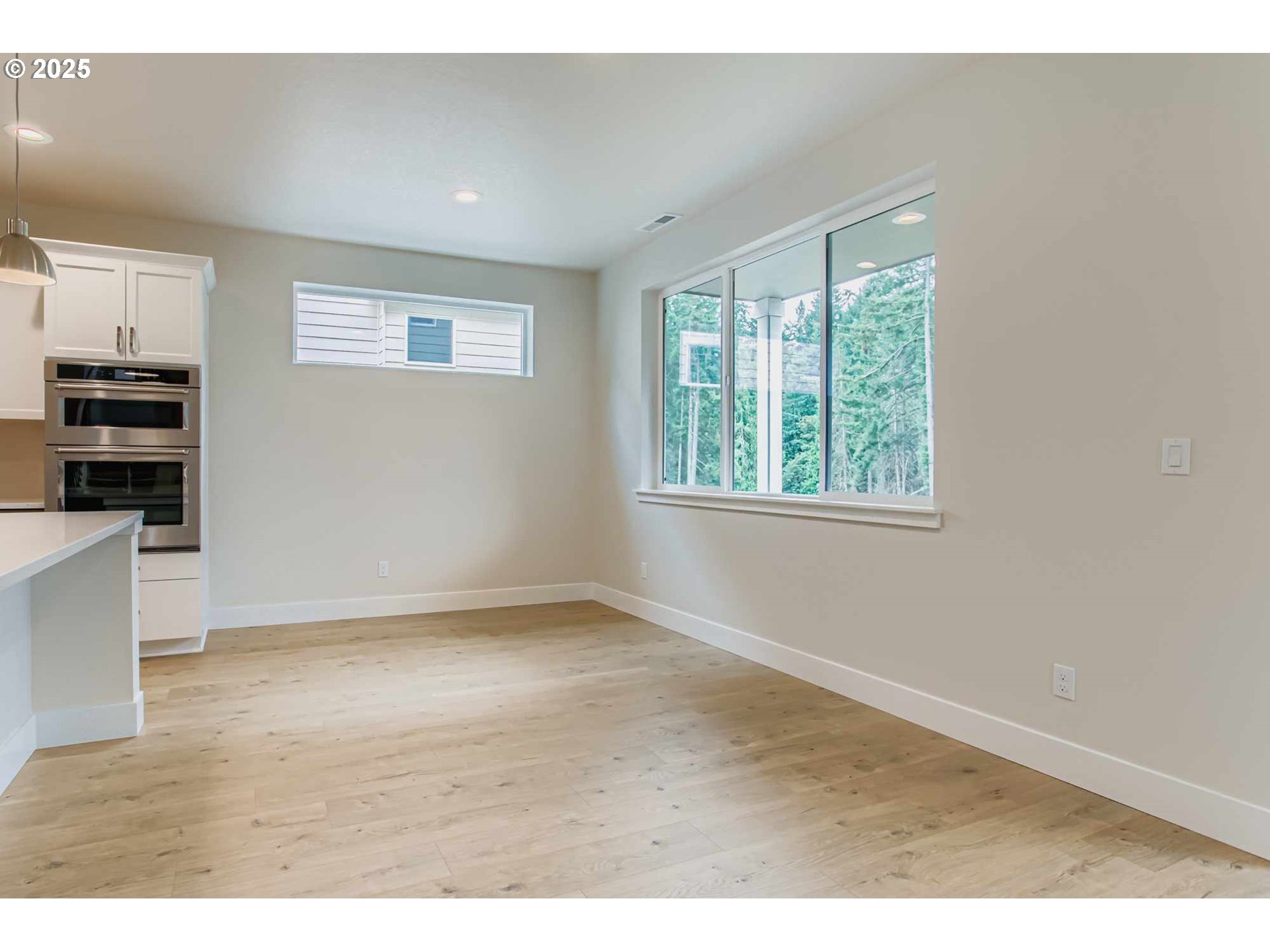 Beaverton, Oregon 97007, United States, 5 Bedrooms Bedrooms, ,4 BathroomsBathrooms,Residential,Active,140405