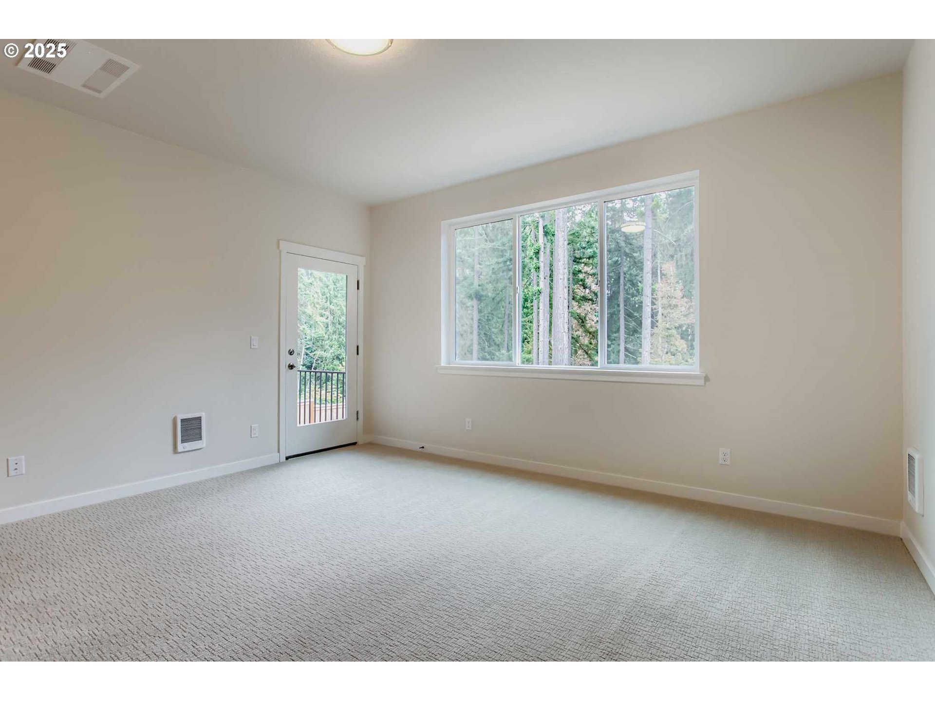 Beaverton, Oregon 97007, United States, 5 Bedrooms Bedrooms, ,4 BathroomsBathrooms,Residential,Active,140405