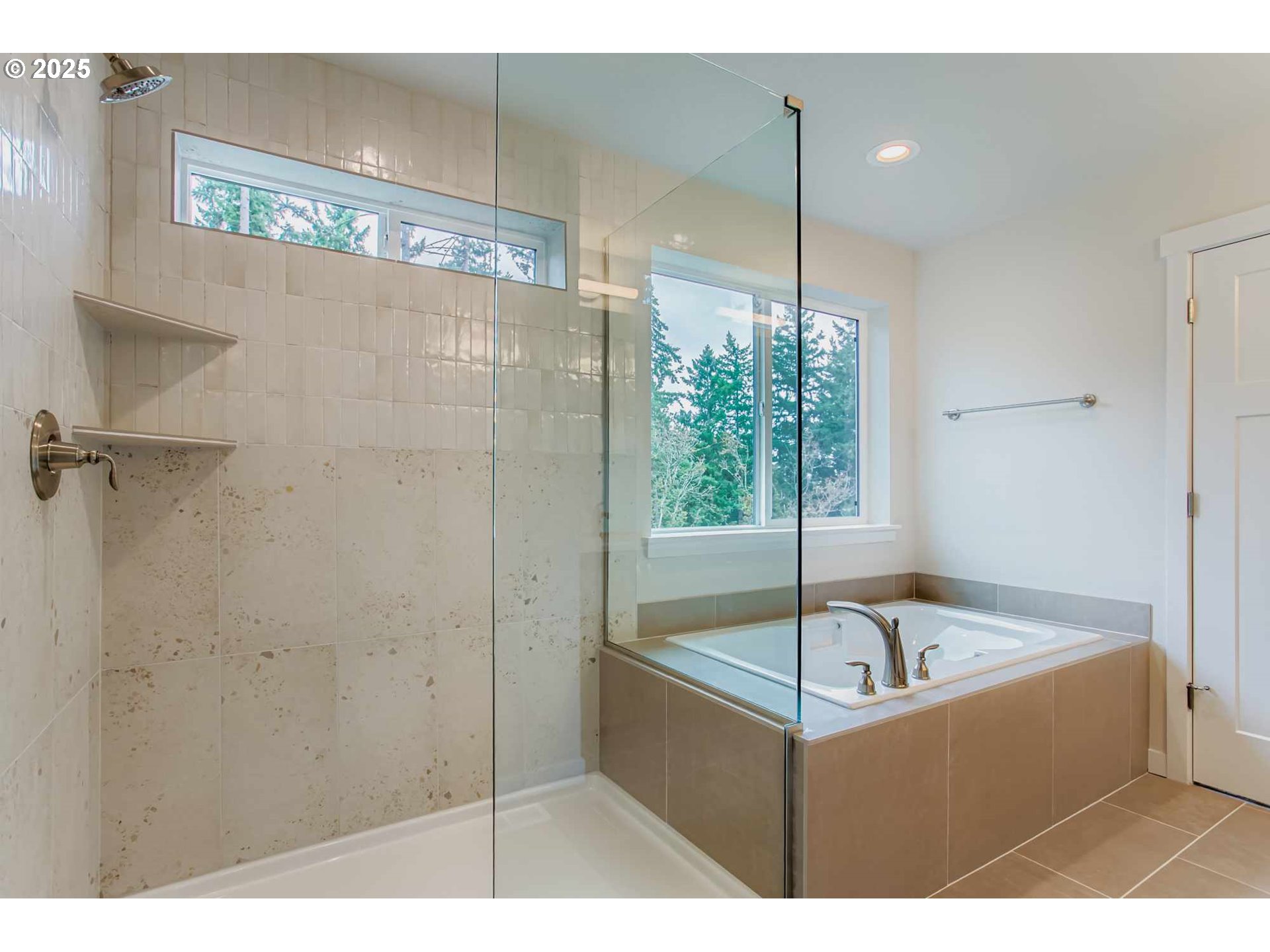 Beaverton, Oregon 97007, United States, 5 Bedrooms Bedrooms, ,4 BathroomsBathrooms,Residential,Active,140405