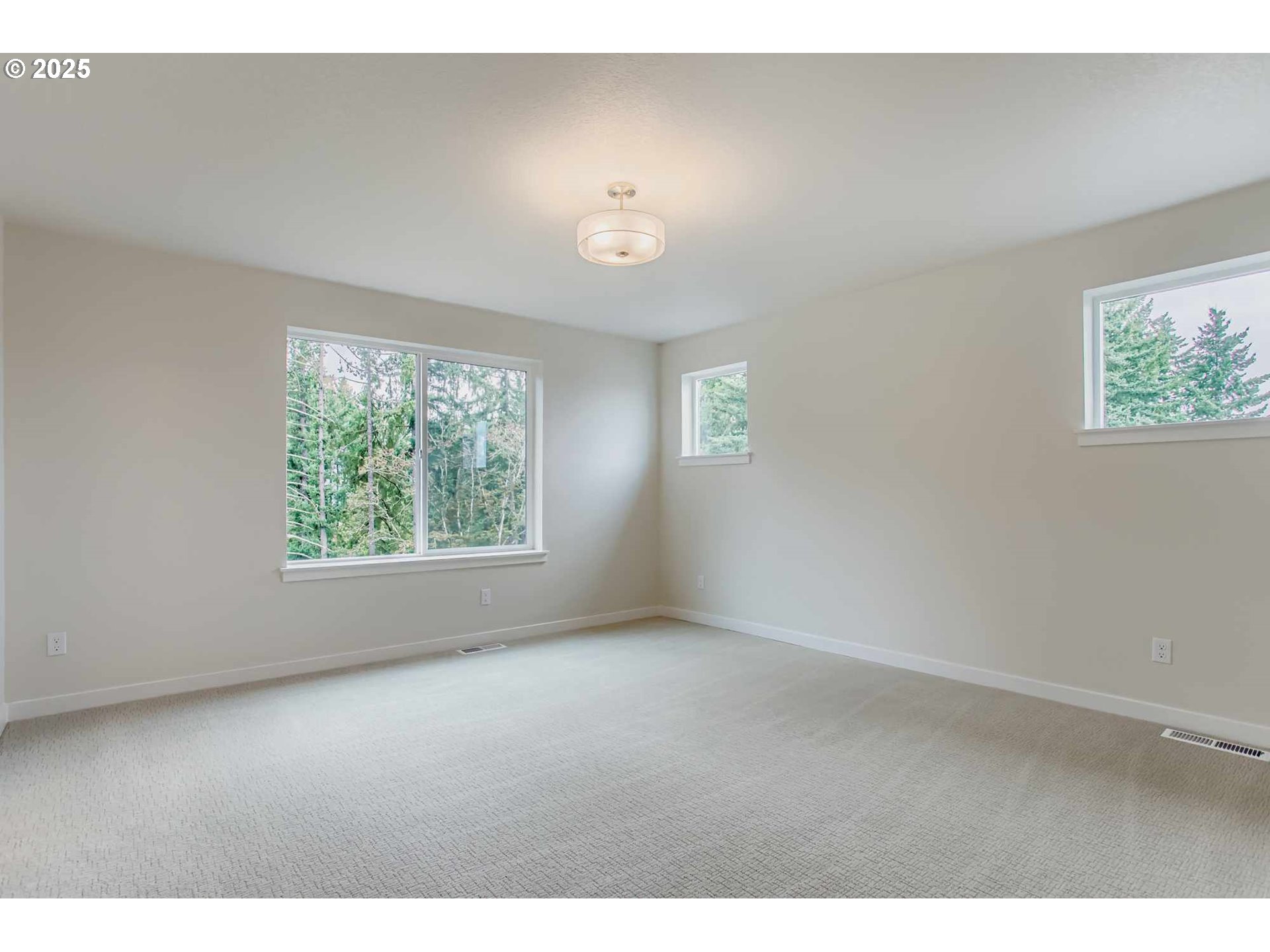 Beaverton, Oregon 97007, United States, 5 Bedrooms Bedrooms, ,4 BathroomsBathrooms,Residential,Active,140405