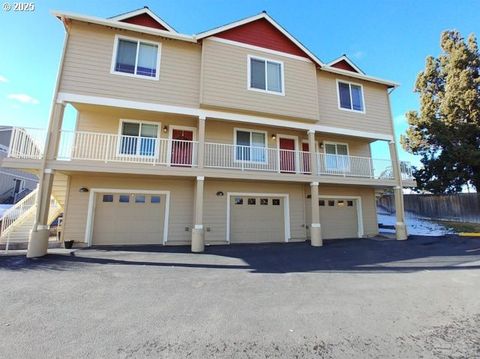 1687 NE LOTUS DR Bend OR 97701