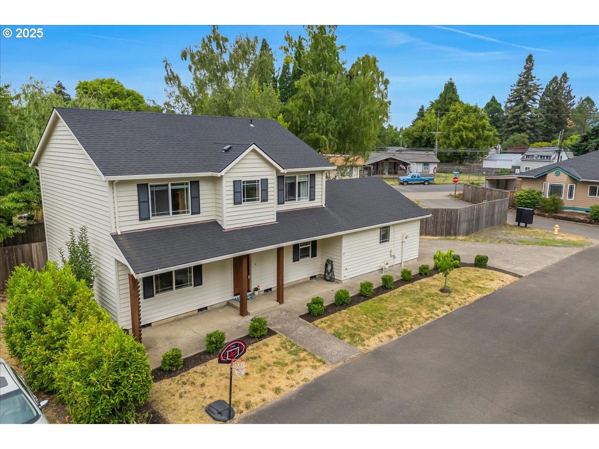140 W JOHANNA CT