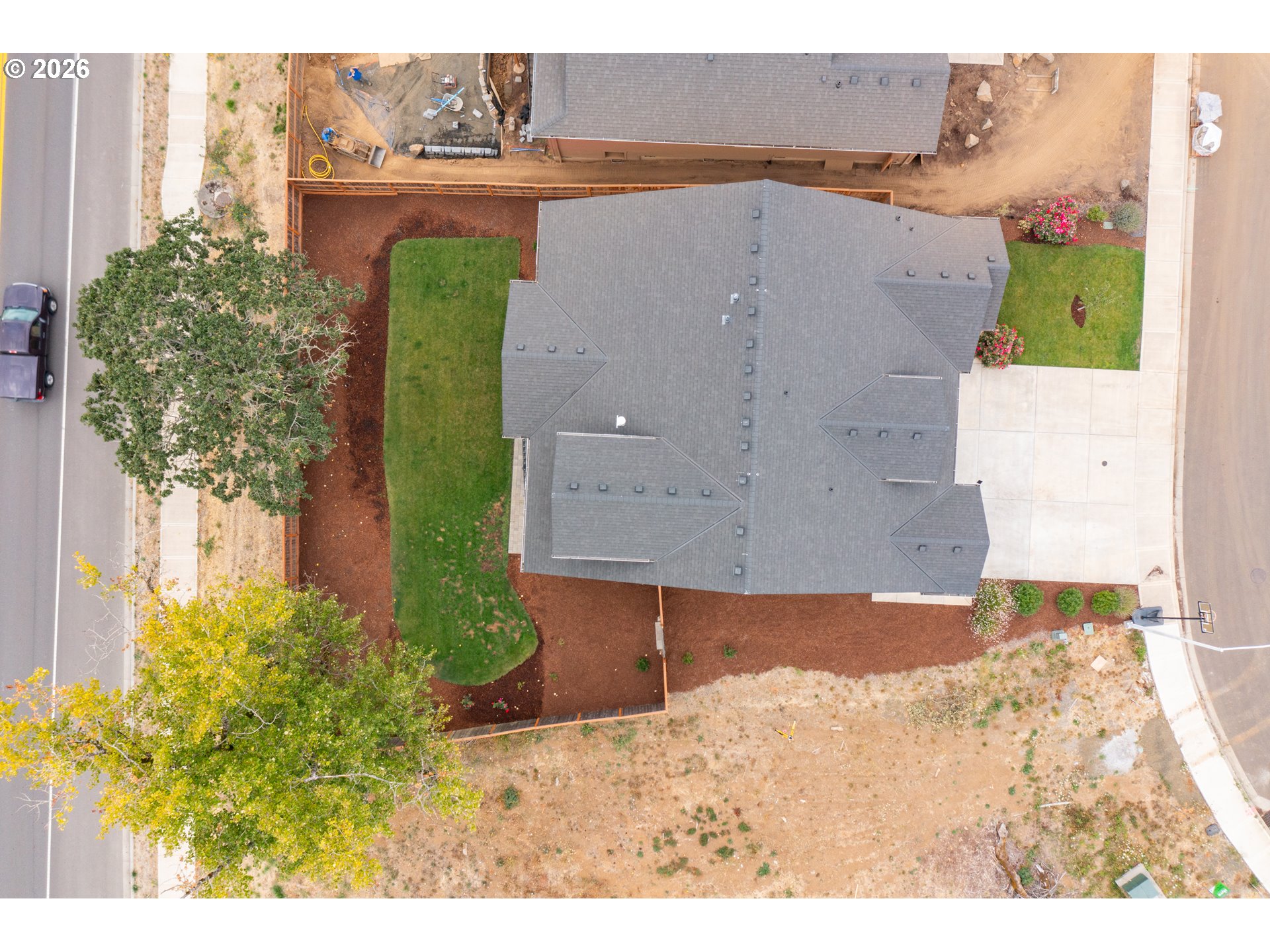 593 NE EVERGREEN AVE