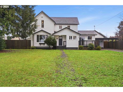 820 BARCLAY HILLS DR Oregon City OR 97045