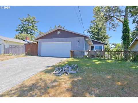 935 Fenwick Coos Bay OR 97420