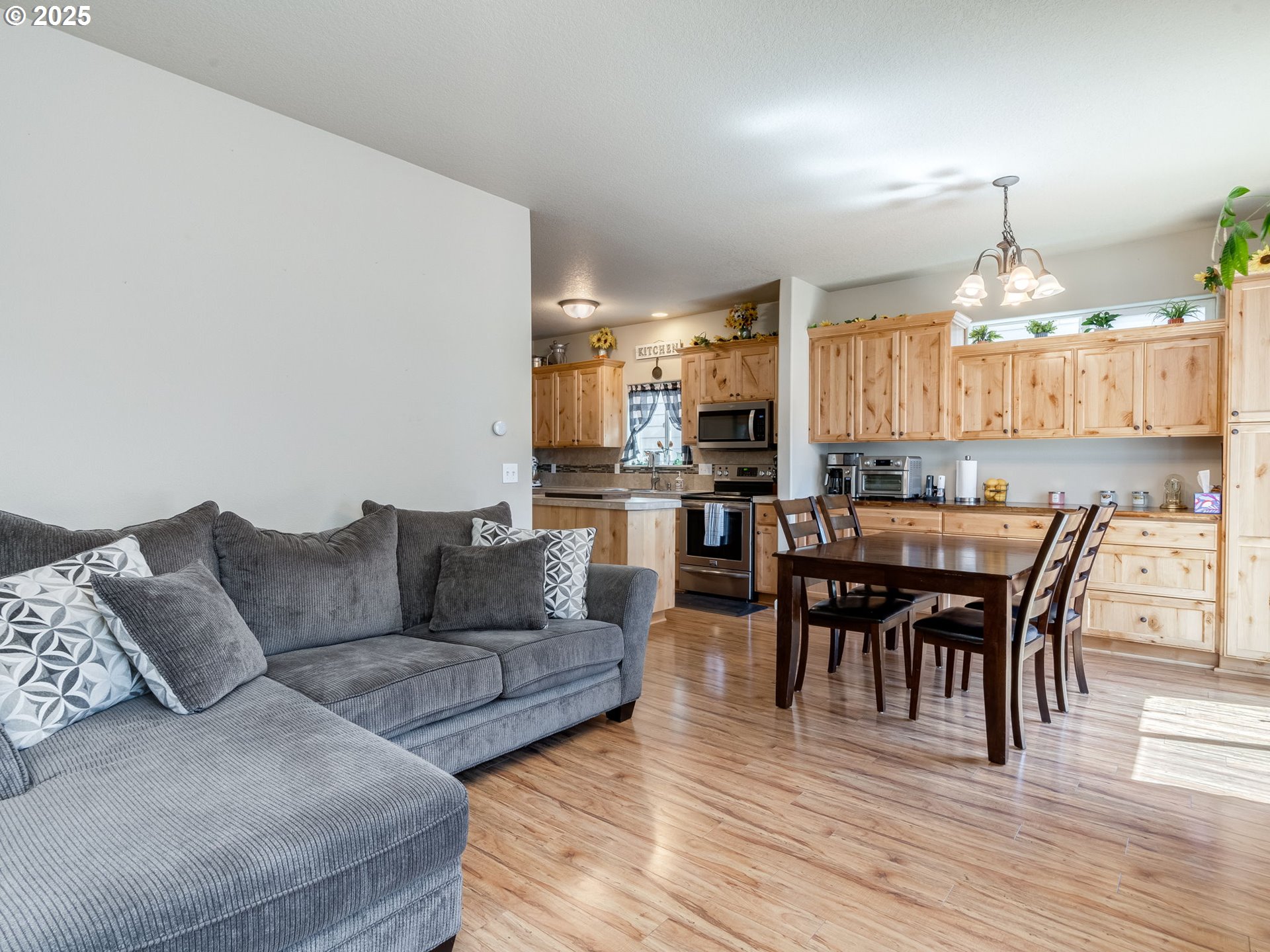 Forest Grove, Oregon 97116, United States, 3 Bedrooms Bedrooms, ,3 BathroomsBathrooms,Residential,Active,126627