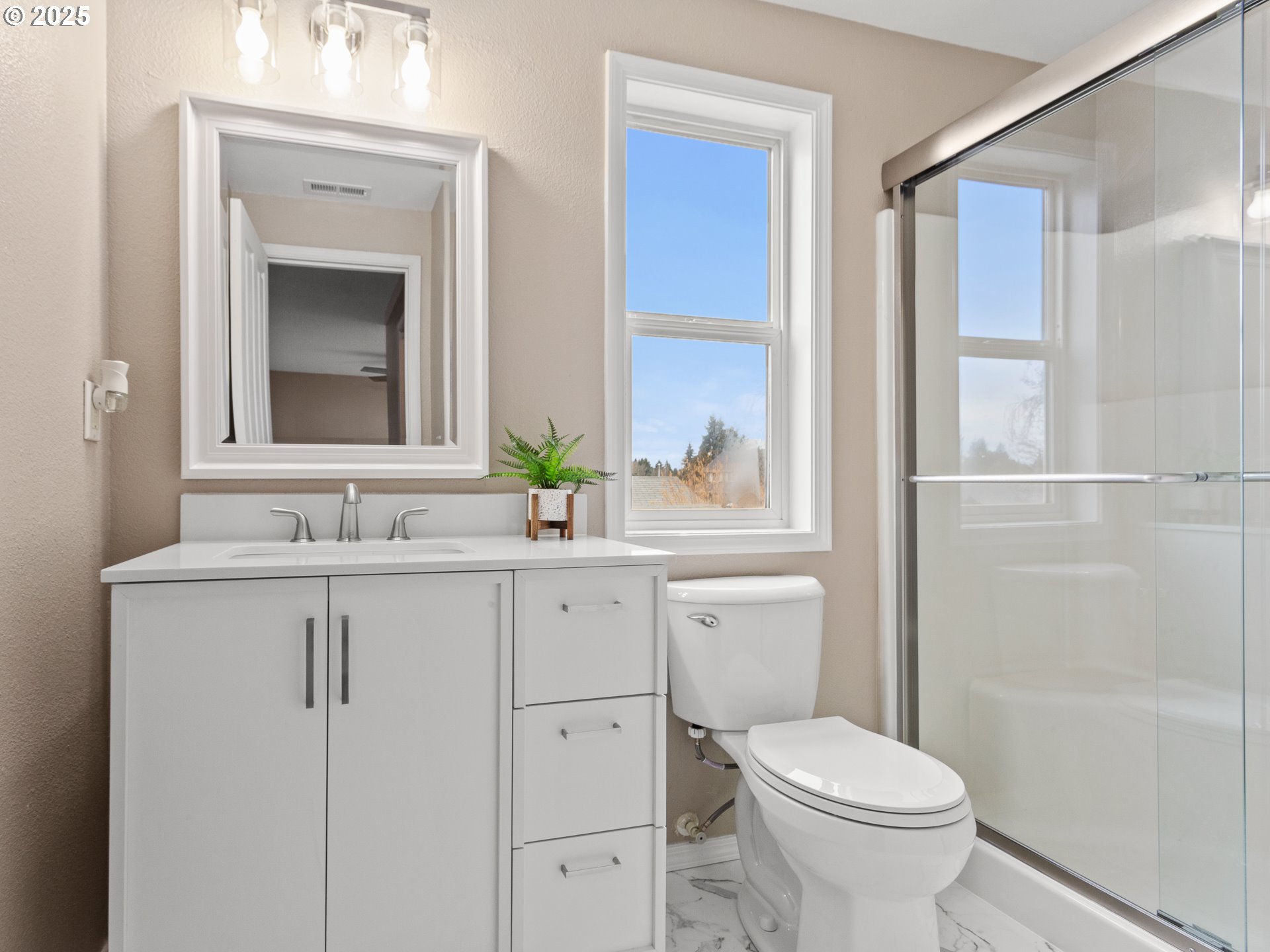 Vancouver, Washington 98662, United States, 4 Bedrooms Bedrooms, ,3 BathroomsBathrooms,Residential,Pending,1170