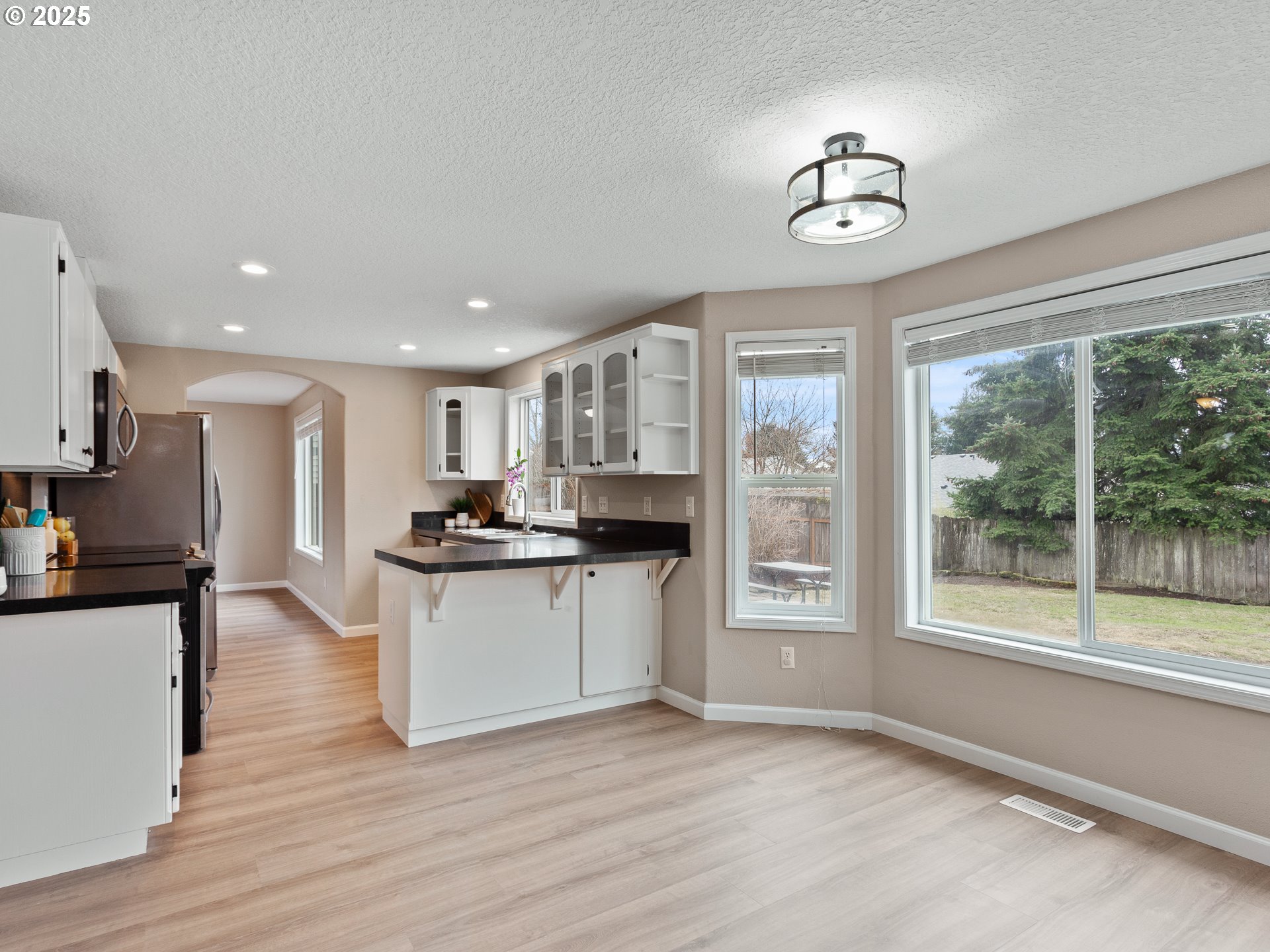 Vancouver, Washington 98662, United States, 4 Bedrooms Bedrooms, ,3 BathroomsBathrooms,Residential,Pending,1170