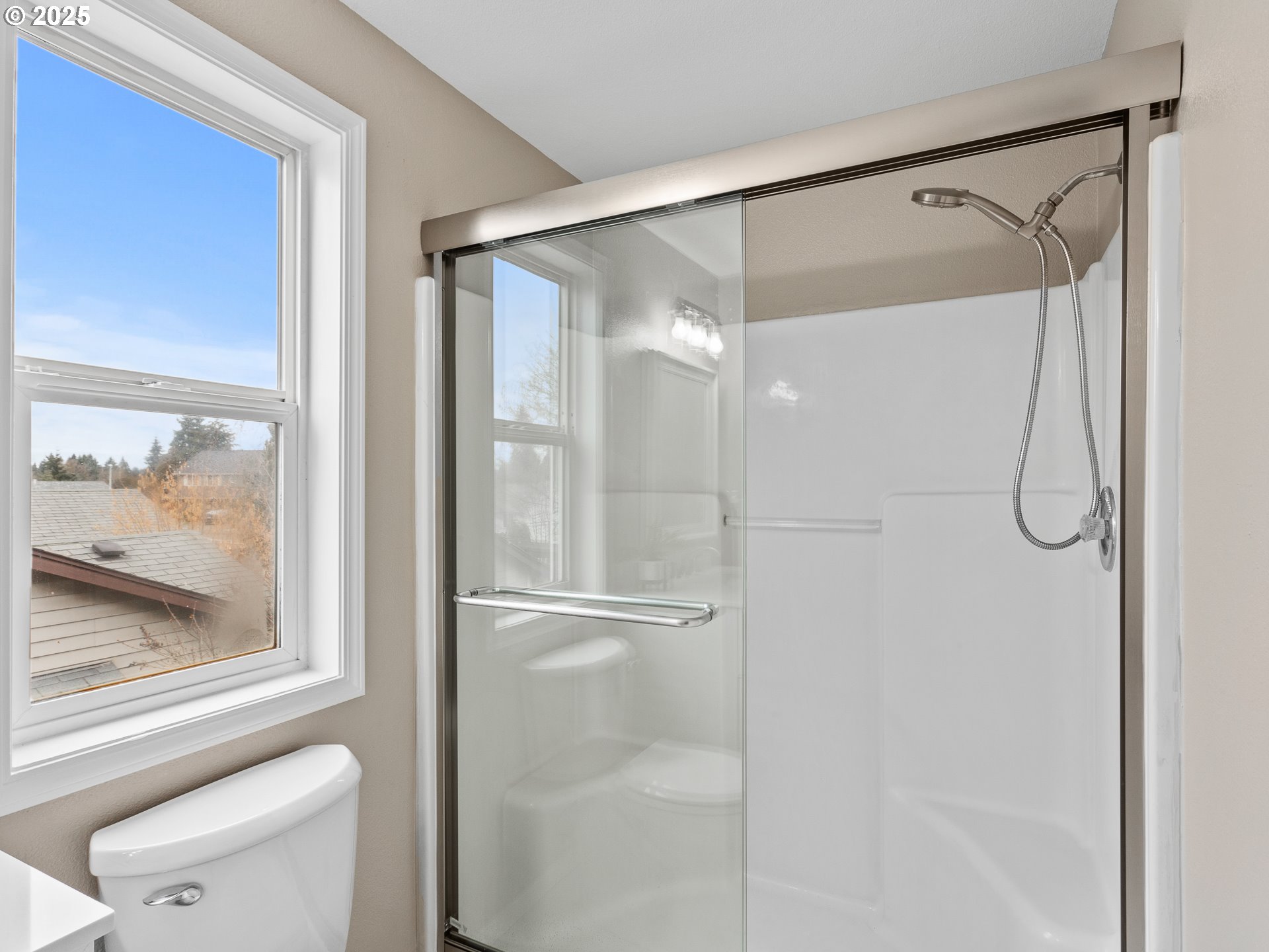 Vancouver, Washington 98662, United States, 4 Bedrooms Bedrooms, ,3 BathroomsBathrooms,Residential,Pending,1170