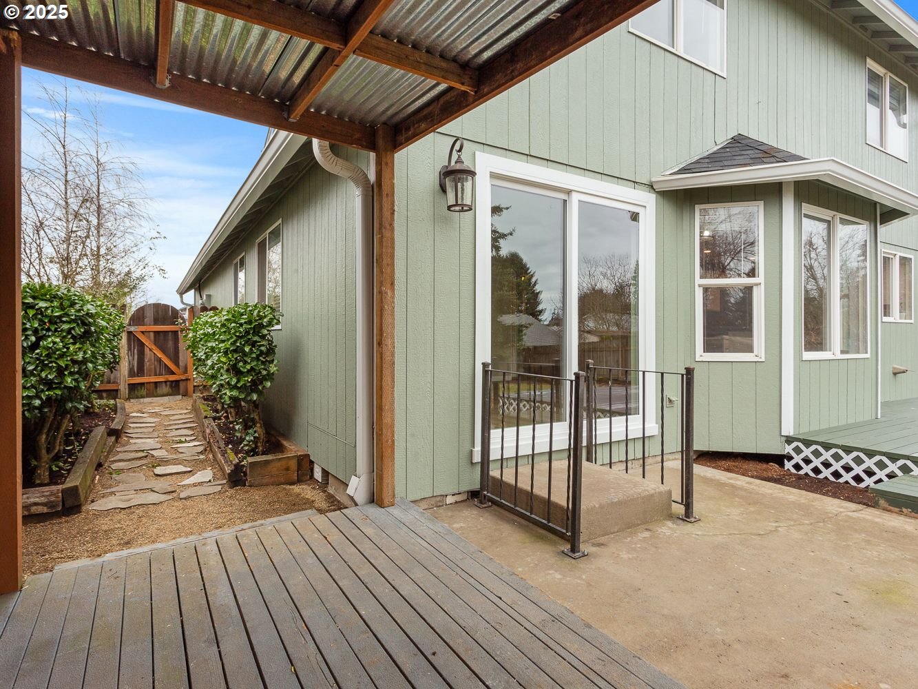 Vancouver, Washington 98662, United States, 4 Bedrooms Bedrooms, ,3 BathroomsBathrooms,Residential,Pending,1170