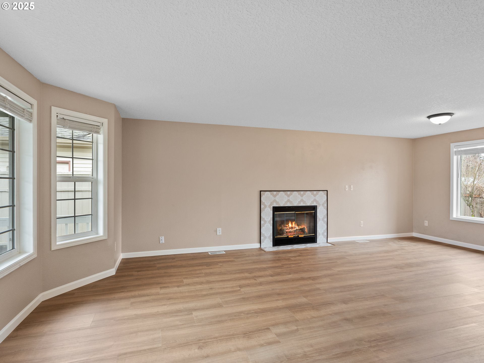 Vancouver, Washington 98662, United States, 4 Bedrooms Bedrooms, ,3 BathroomsBathrooms,Residential,Pending,1170