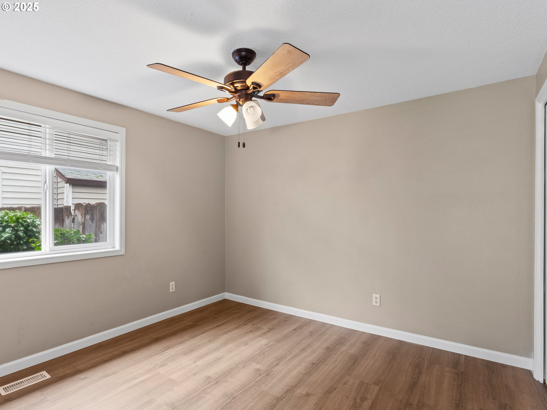 Vancouver, Washington 98662, United States, 4 Bedrooms Bedrooms, ,3 BathroomsBathrooms,Residential,Pending,1170