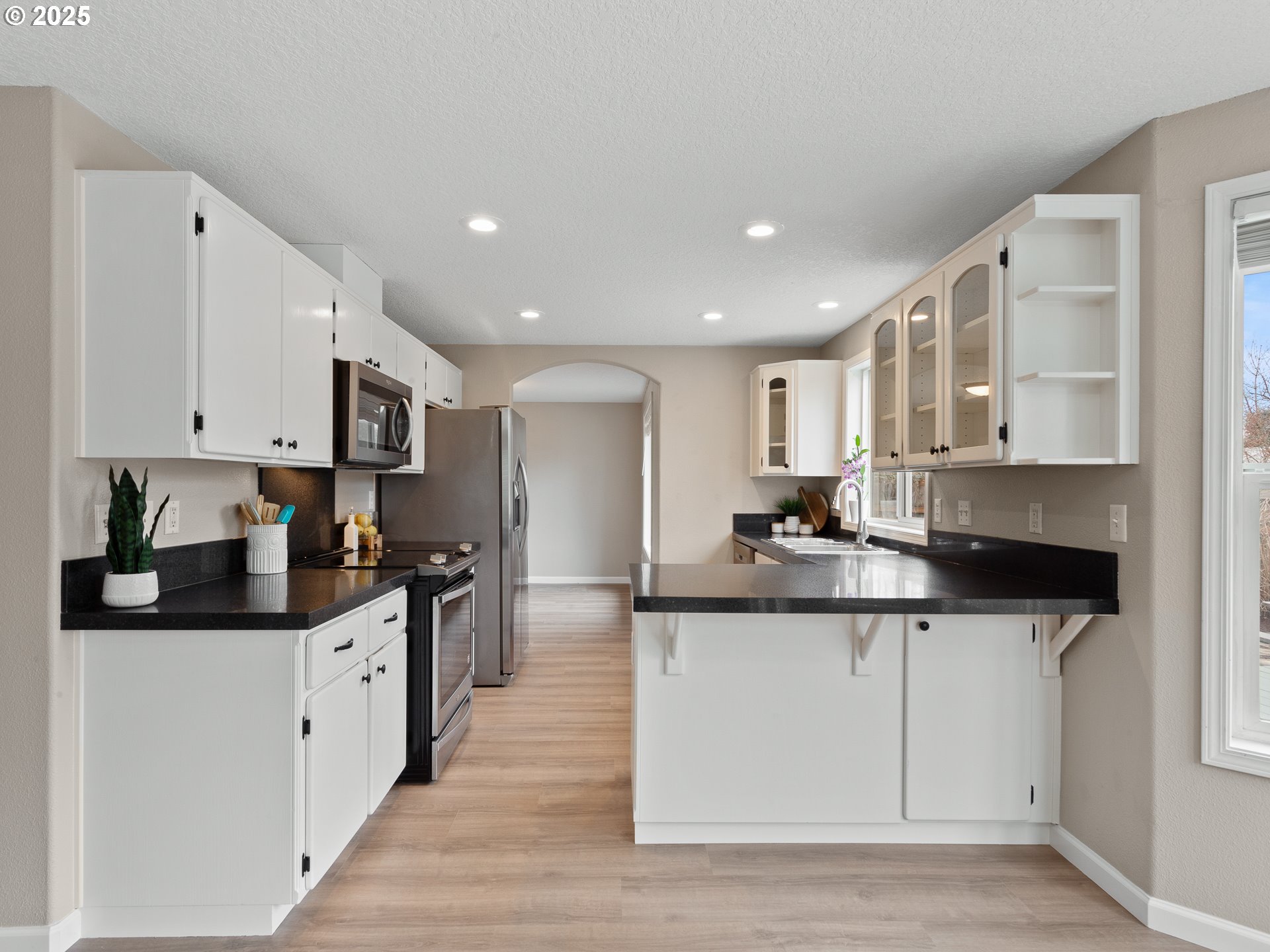 Vancouver, Washington 98662, United States, 4 Bedrooms Bedrooms, ,3 BathroomsBathrooms,Residential,Pending,1170