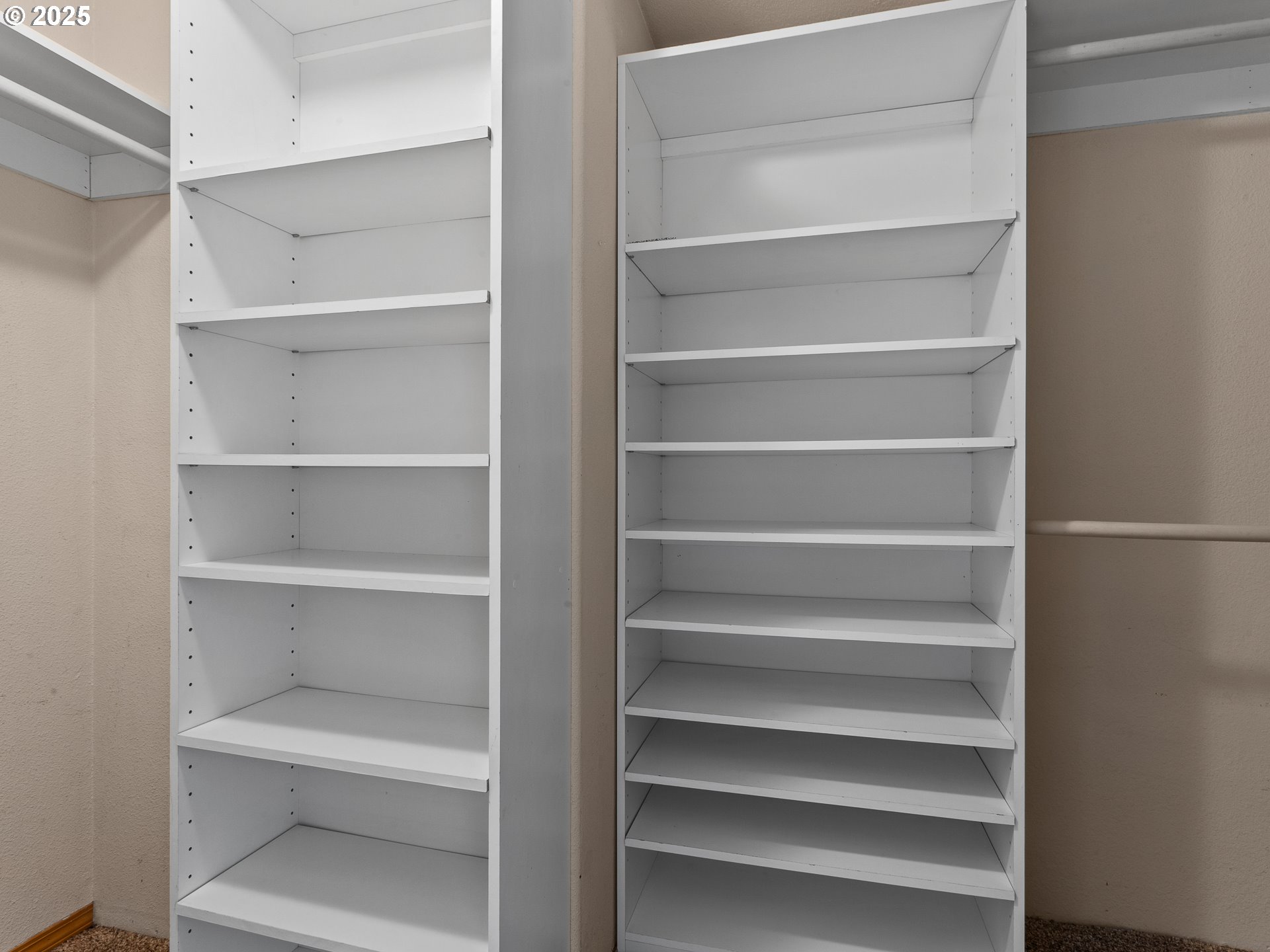 Vancouver, Washington 98662, United States, 4 Bedrooms Bedrooms, ,3 BathroomsBathrooms,Residential,Pending,1170