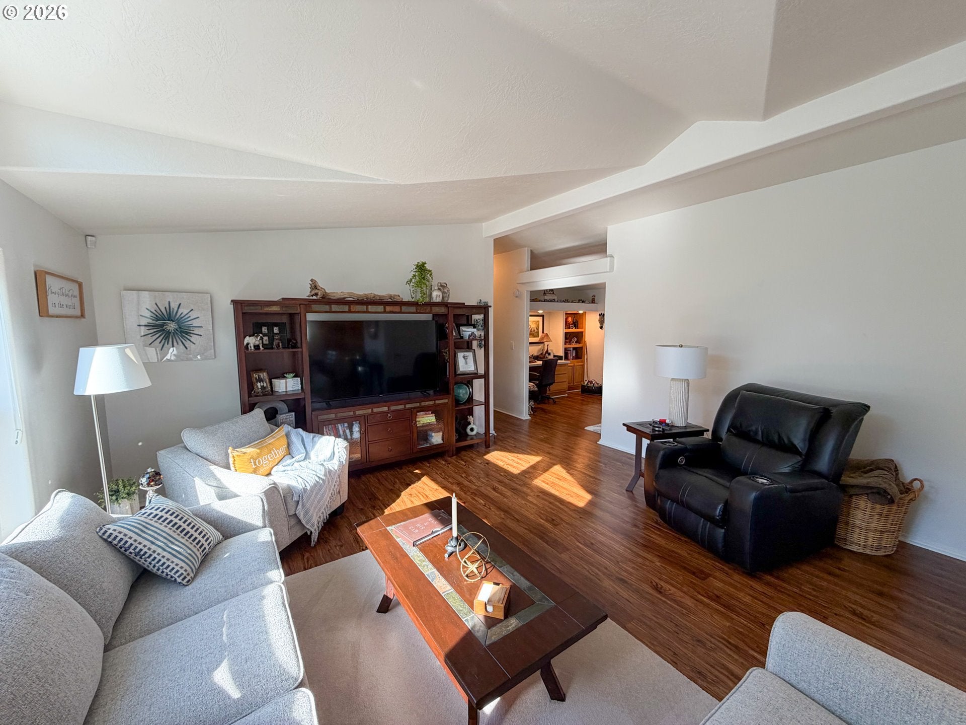 3220 CRESCENT AVE 28