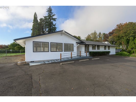 32 MARION LN, EUGENE, OR 97404 - Image afaac2bab2c77501d134dca78c366d34/2771748965