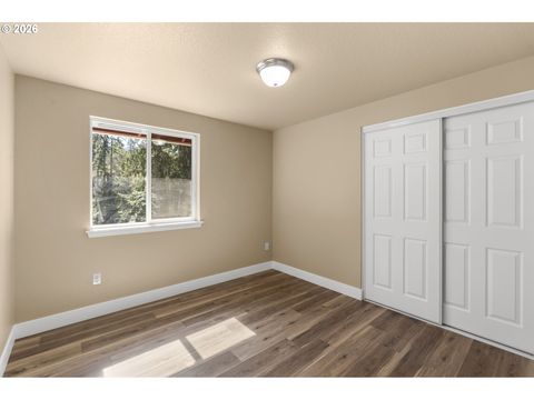 110 SUNNY BASIN RD Castle Rock WA 98611