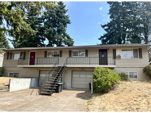 Photo of 813 NE 106th Ave, Vancouver, WA 98664 (MLS # 234442808)