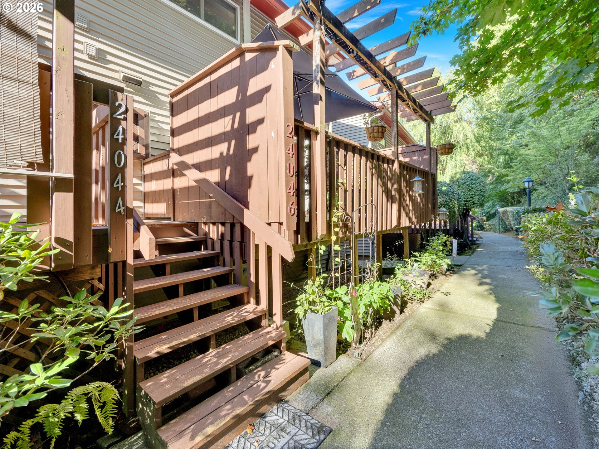 24046 NE TREEHILL DR