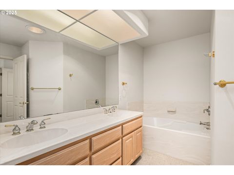 Tiny photo for 370 Magnolia Dr, Creswell, OR 97426 (MLS # 772414271)