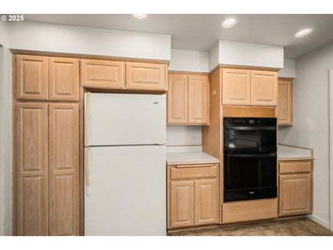 Tiny photo for 370 Magnolia Dr, Creswell, OR 97426 (MLS # 772414271)