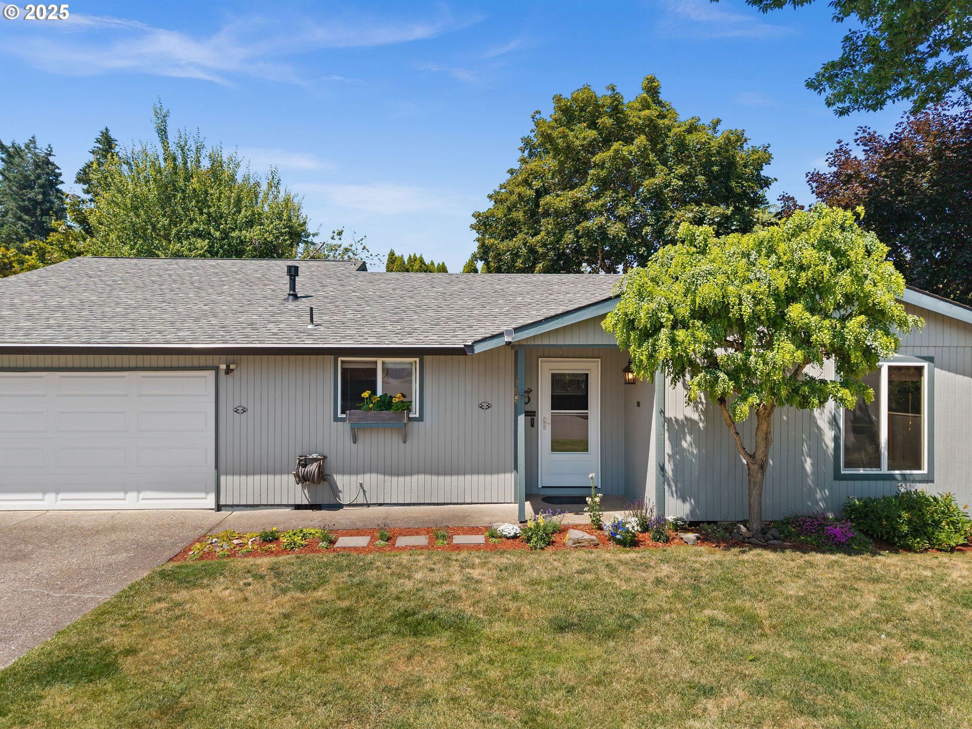195 NW MERLE DR